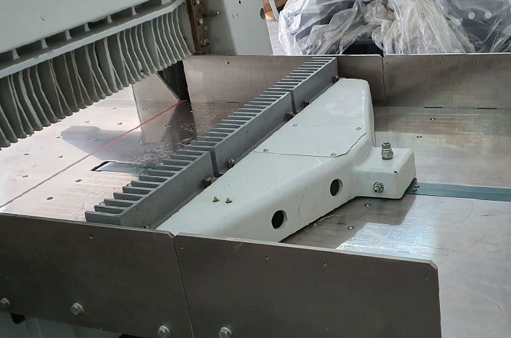 Used Polar  45" 115 ED Paper Cutter Thumbnail Photo Two
